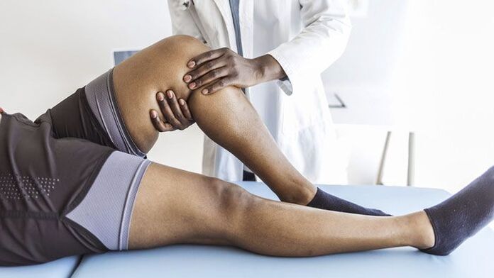 Bei einigen Erkrankungen hilft eine Massage, den Zustand des Knies zu verbessern. 