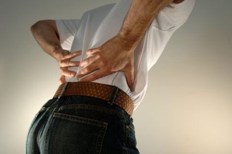 Lows Schmerzen sind ein Zeichen der Osteochondrose